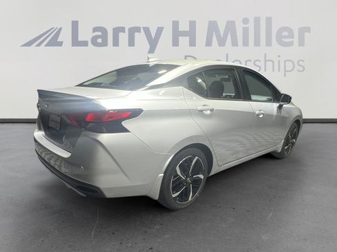 New 2025 Nissan Versa SR w/ Trunk Package image 5