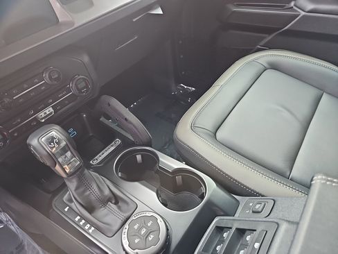 Used 2025 Ford Bronco Outer Banks w/ Sasquatch Package image 27