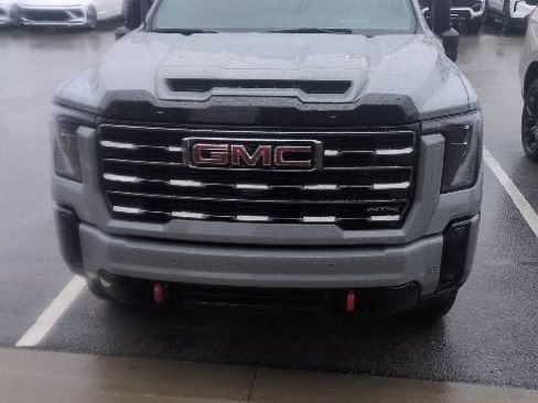 Used 2025 GMC Sierra 2500 AT4 w/ AT4 Premium Plus Package AWD/4WD image 12