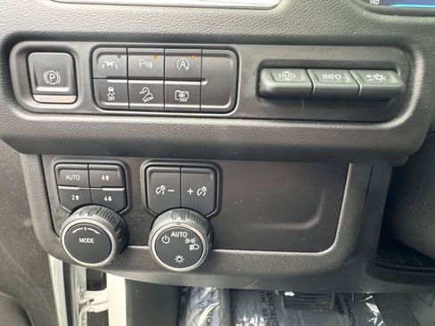 Certified 2023 Chevrolet Tahoe High Country AWD/4WD image 18