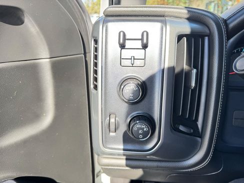 Used 2017 Chevrolet Silverado 1500 LTZ Z71 w/ LTZ Plus Package AWD/4WD image 19