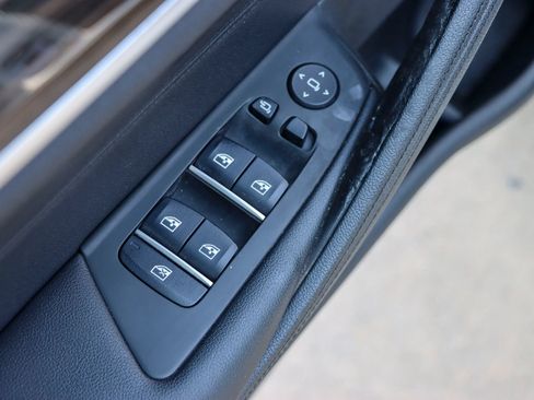 Used 2019 BMW 530i RWD image 14