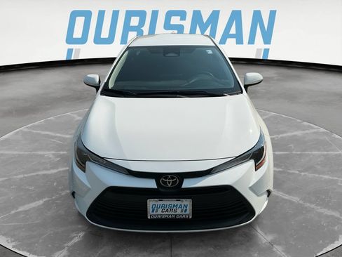 Used 2025 Toyota Corolla LE FWD image 9
