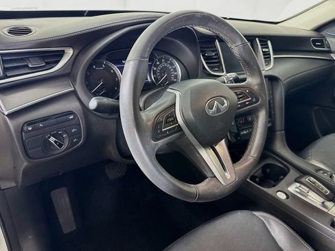 Used 2023 INFINITI QX50 Luxe FWD image 9