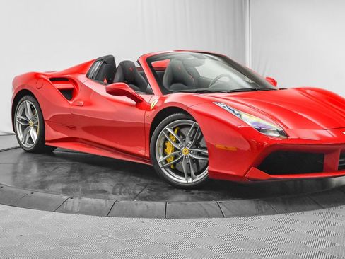 Used 2019 Ferrari 488 Spider Rosso Corsa image 2