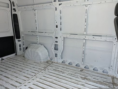 Used 2024 RAM ProMaster 2500 w/ Convenience Group FWD image 14