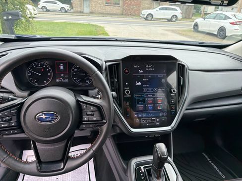 Used 2024 Subaru Crosstrek 2.5i Limited w/ Crosstrek Mirror Package AWD/4WD image 8