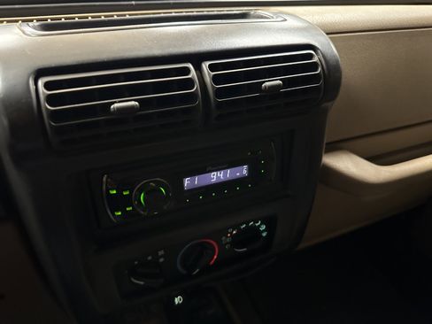 Used 1999 Jeep Wrangler Sahara image 30