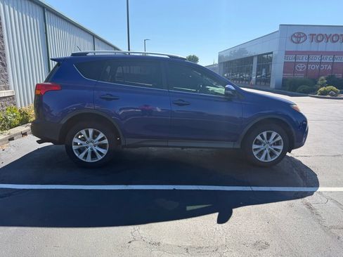 Used 2015 Toyota RAV4 Limited AWD/4WD image 2