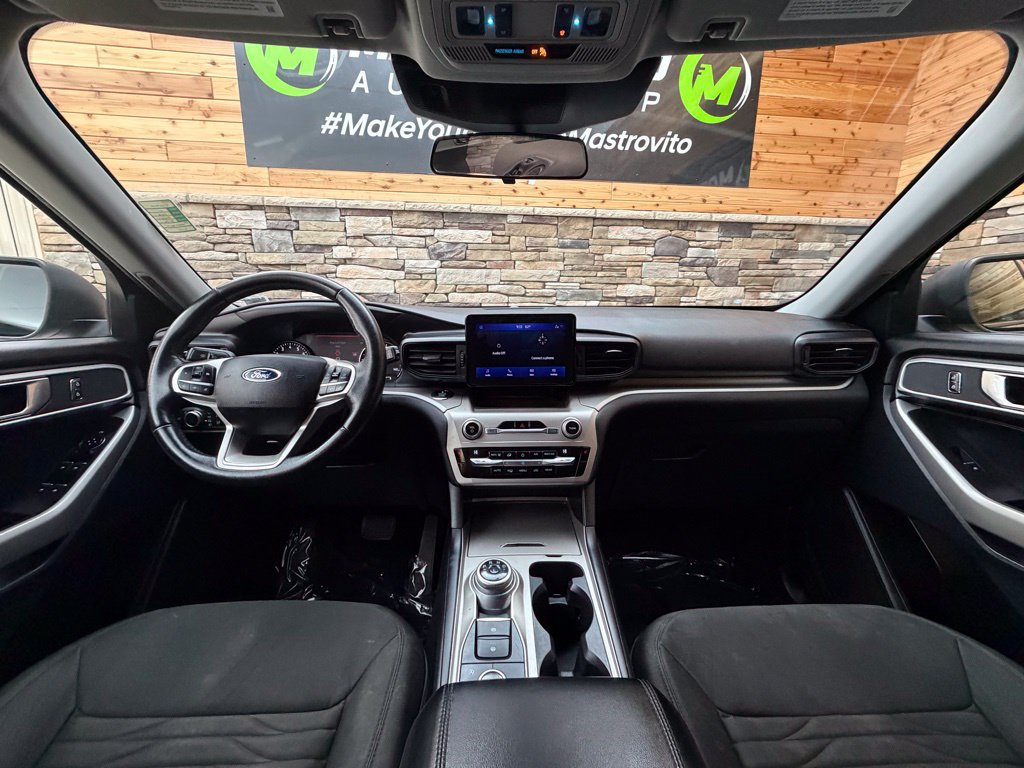 Used 2021 Ford Explorer XLT AWD/4WD image 17