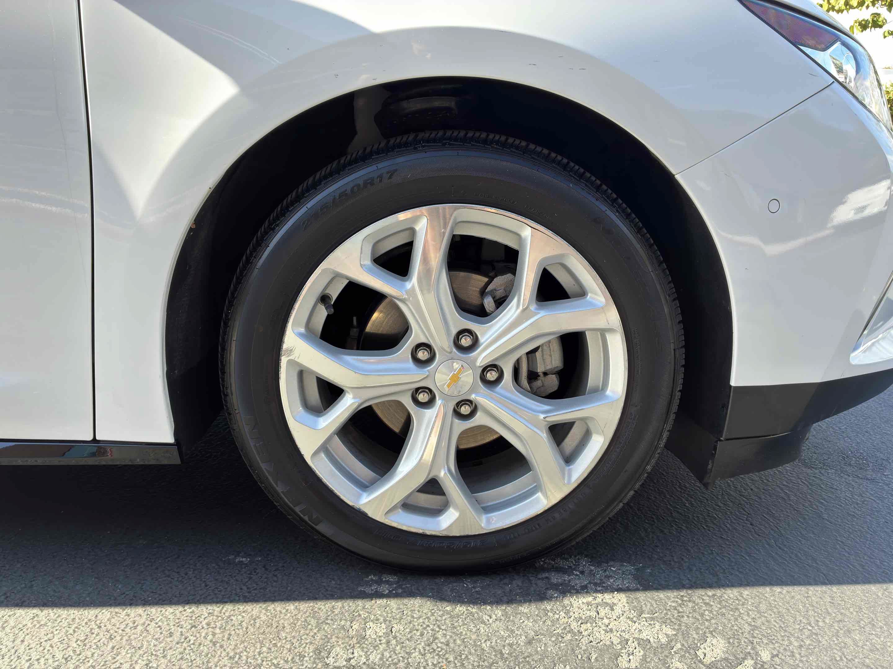 Used 2018 Chevrolet Volt Premier FWD image 12
