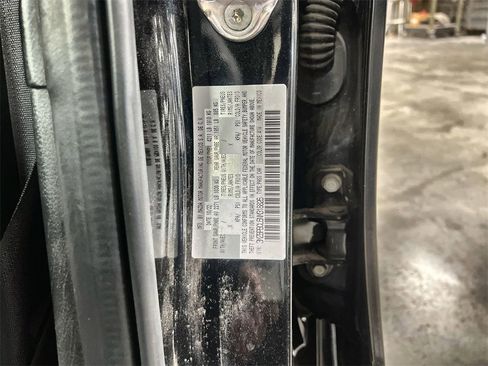 Used 2022 MAZDA MAZDA3 s image 33