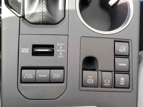 New 2026 Toyota Highlander XLE image 13