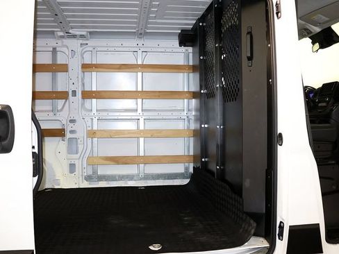 Used 2025 RAM ProMaster 2500 w/ U-Haul Equipment Group FWD image 26