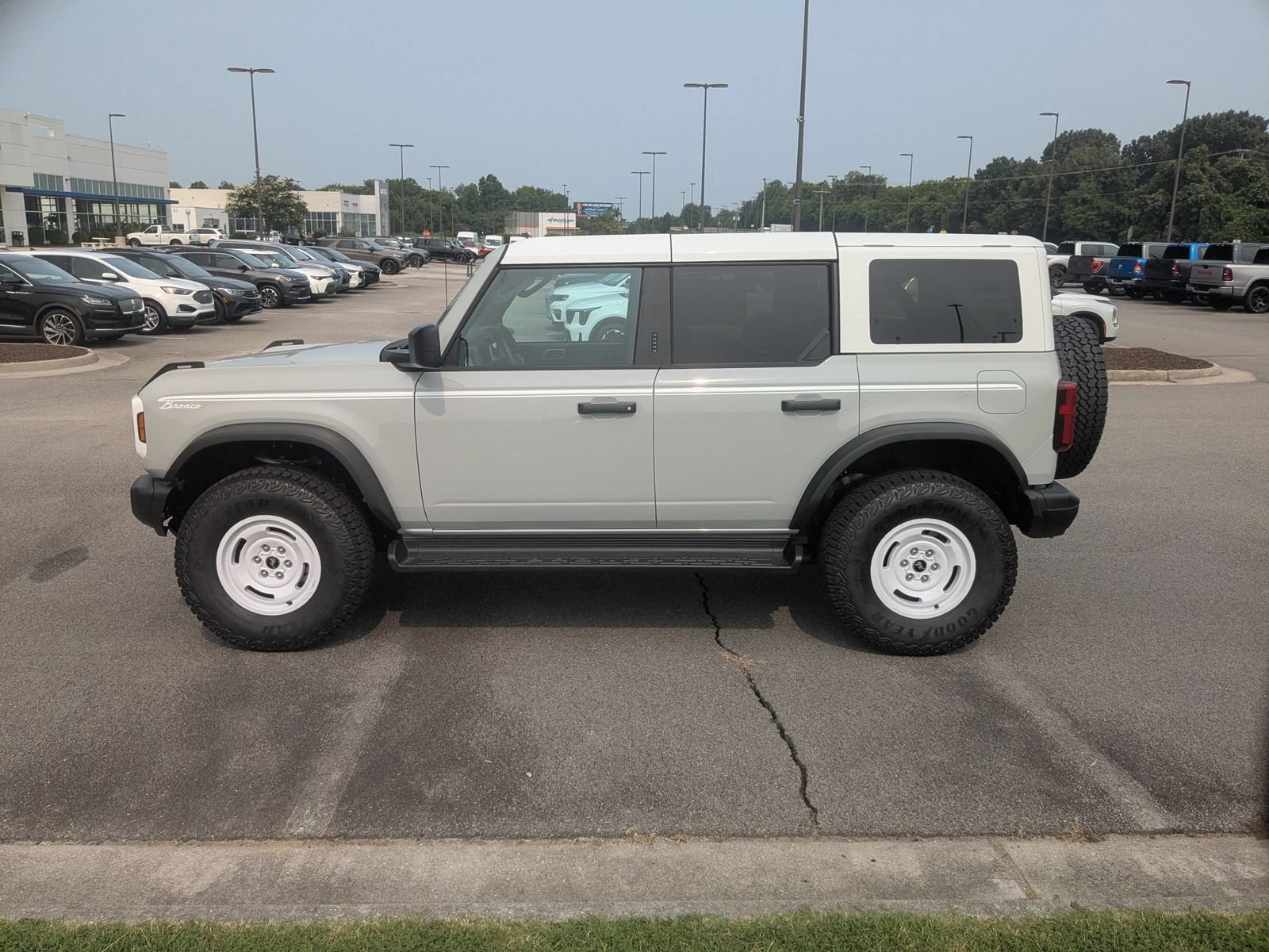 New 2026 Ford Bronco Heritage Edition AWD/4WD image 6