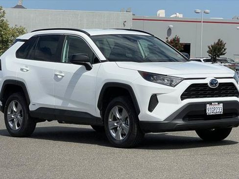 Certified 2022 Toyota RAV4 LE AWD/4WD image 5