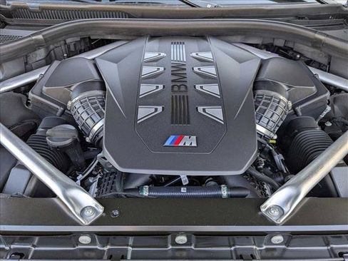 Used 2025 BMW X7 M60i w/ Climate Comfort Package image 16