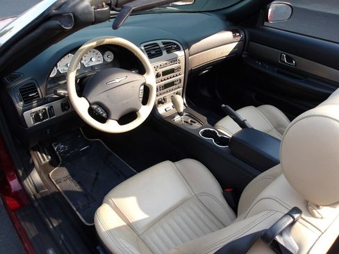 Used 2004 Ford Thunderbird RWD image 16