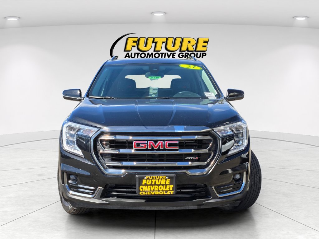 Used 2023 GMC Terrain AT4 AWD/4WD image 2