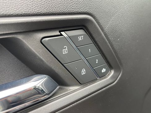 Used 2023 GMC Canyon AT4 w/ AT4 Premium Package image 12