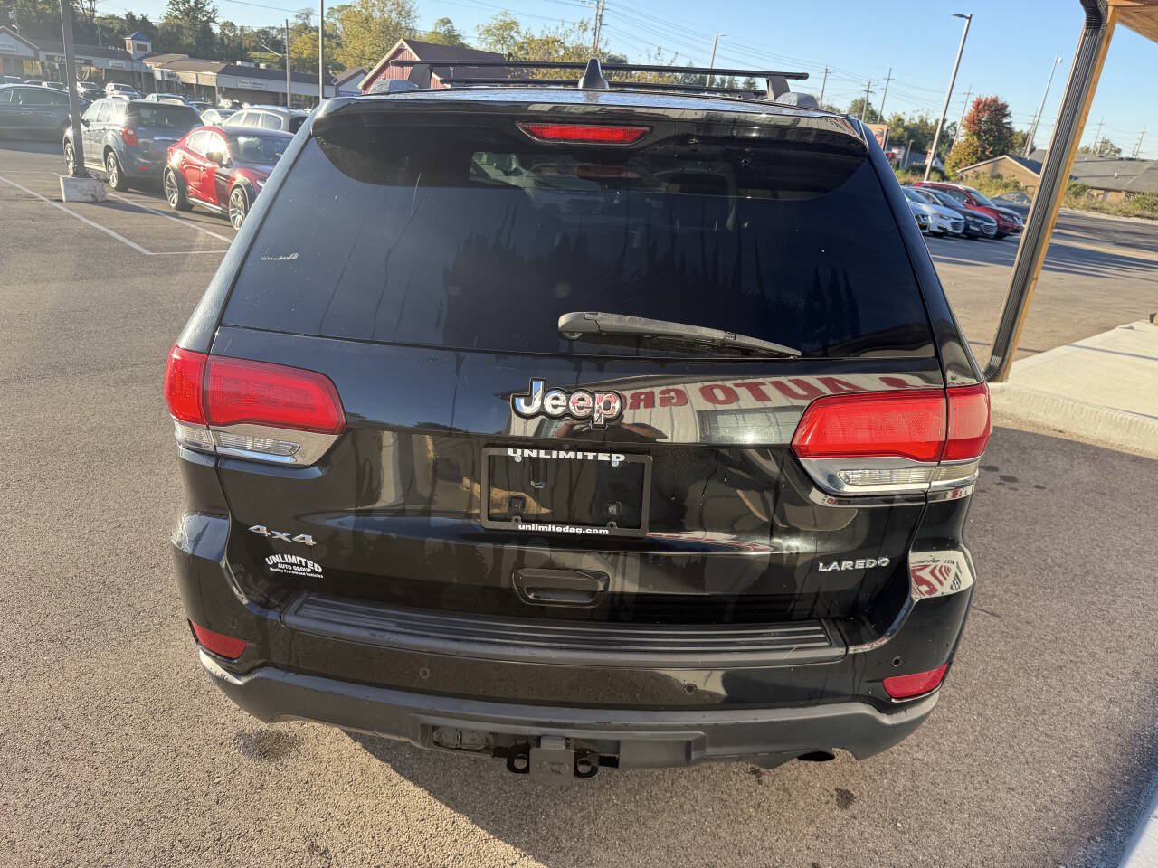 Used 2017 Jeep Grand Cherokee Laredo w/ Quick Order Package 23E AWD/4WD image 7