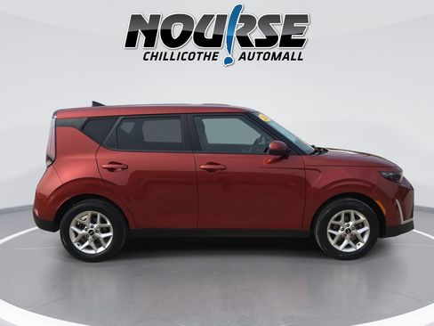 Used 2024 Kia Soul LX w/ Option Group 015 FWD image 9