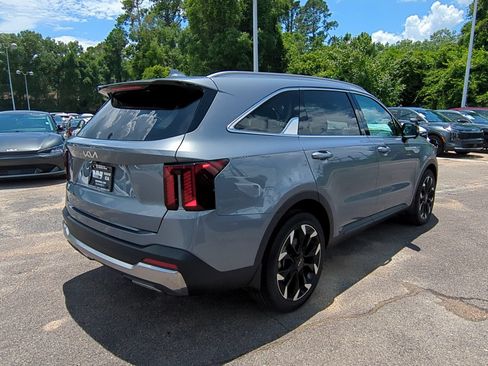 Certified 2025 Kia Sorento SX FWD image 5