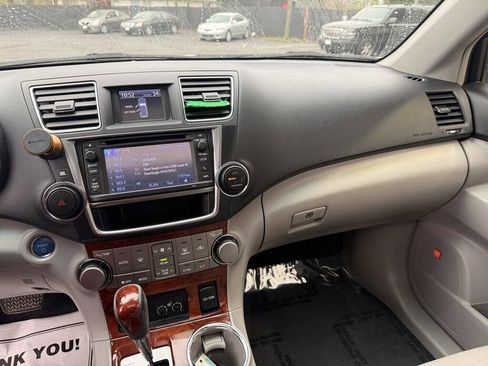 Used 2013 Toyota Highlander Limited image 11
