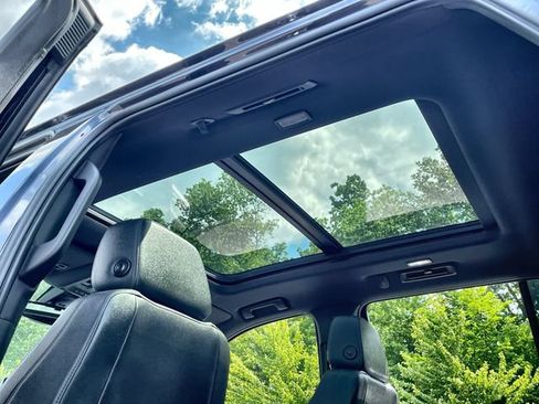 Certified 2022 Chevrolet Tahoe LT w/ Luxury Package AWD/4WD image 19