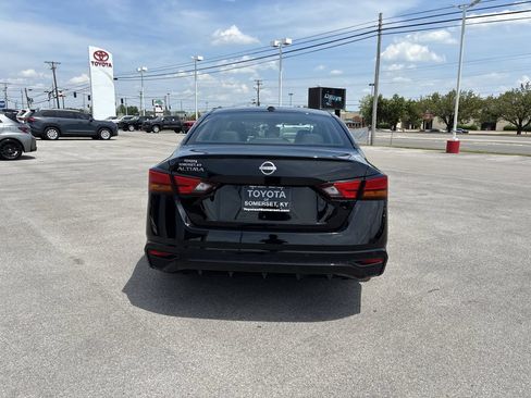 Used 2025 Nissan Altima 2.5 SV FWD image 4