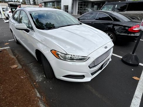 Used 2014 Ford Fusion S FWD image 2