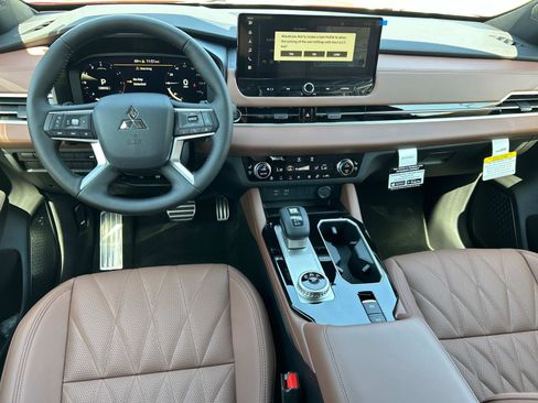 New 2025 Mitsubishi Outlander SEL image 7
