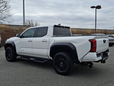 Used 2024 Toyota Tacoma TRD Off-Road image 4