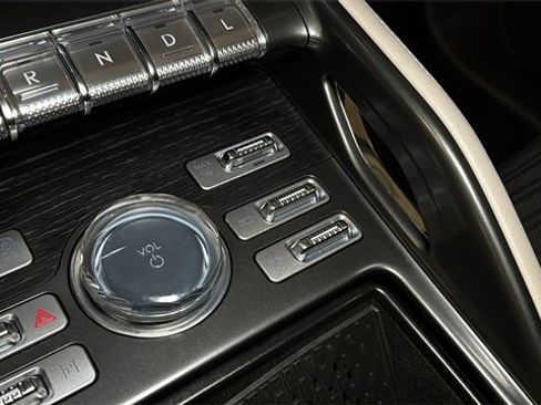 Used 2024 Lincoln Nautilus Reserve w/ Equipment Group 203A image 28