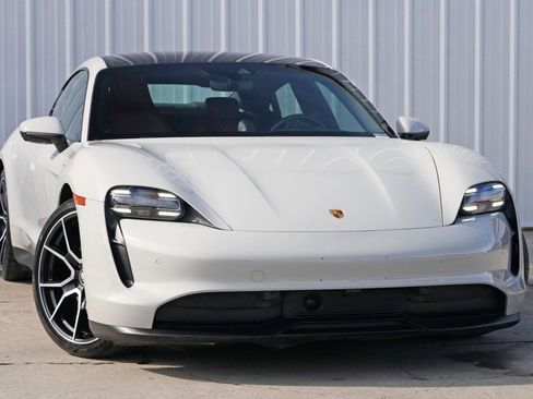 Used 2023 Porsche Taycan 4S w/ Premium Package image 4