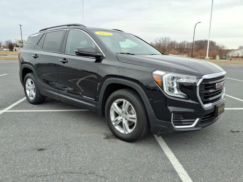 Certified 2022 GMC Terrain SLE w/ Driver Convenience Package image 8