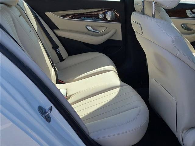 Used 2018 Mercedes-Benz E 400 4MATIC Sedan image 19