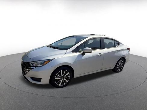 Used 2025 Nissan Versa SV FWD image 8