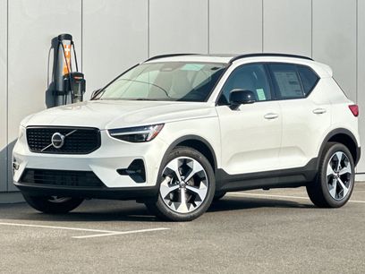 New 2026 Volvo XC40 B5 Plus w/ Protection Package Premier