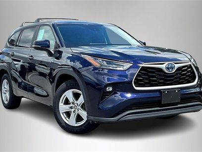 Used 2023 Toyota Highlander LE
