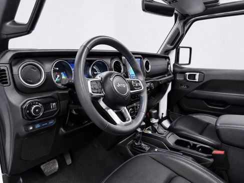 Used 2023 Jeep Wrangler Unlimited Rubicon 4xe w/ Steel Bumper Group AWD/4WD image 17