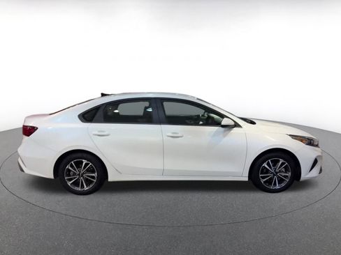 Used 2024 Kia Forte LXS image 16