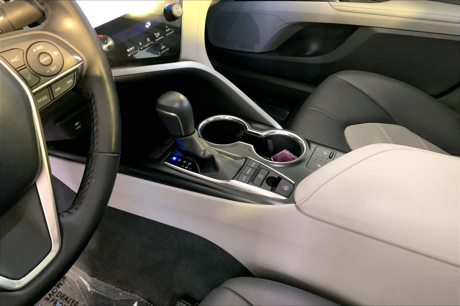 Used 2019 Toyota Camry XLE w/ Driver Assist Package FWD image 17