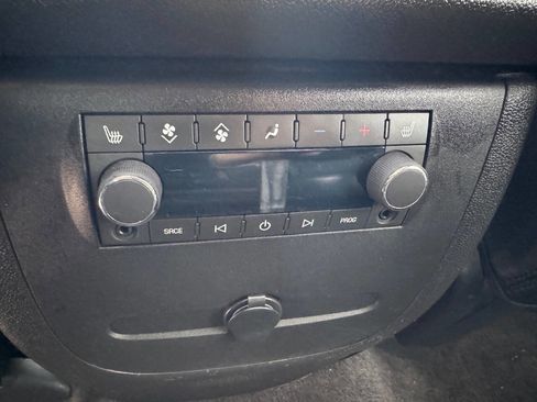 Used 2011 GMC Yukon SLT w/ SLT-2 Equipment Package image 15