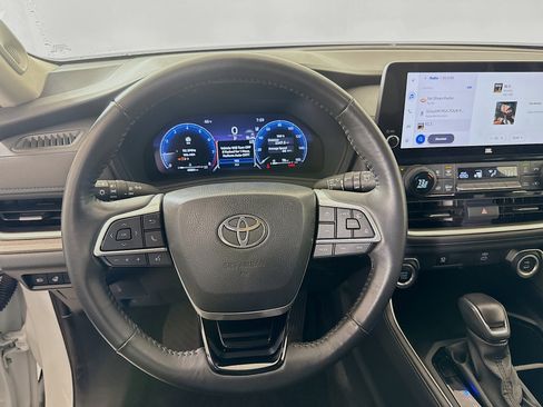 Used 2024 Toyota Grand Highlander Limited image 12