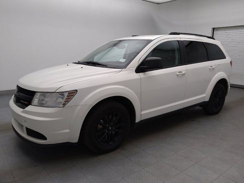 Used 2020 Dodge Journey SE w/ SE Popular Equipment Group image 2