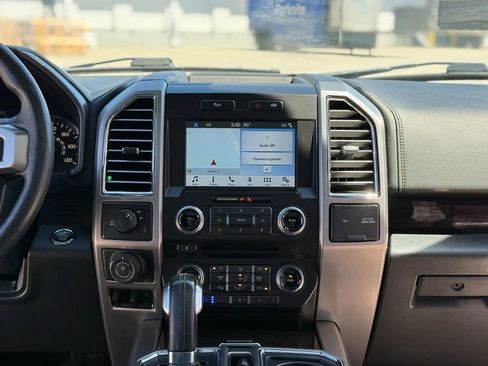 Used 2016 Ford F150 Platinum w/ Equipment Group 701A Luxury image 35