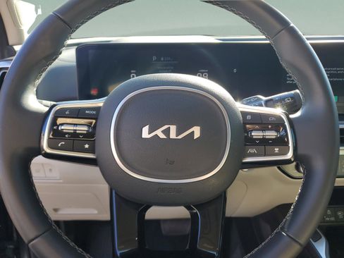 Certified 2024 Kia Sorento EX w/ Panoramic Sunroof Package image 21