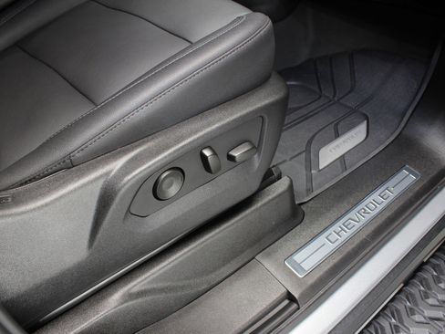 Used 2023 Chevrolet Suburban Z71 image 52