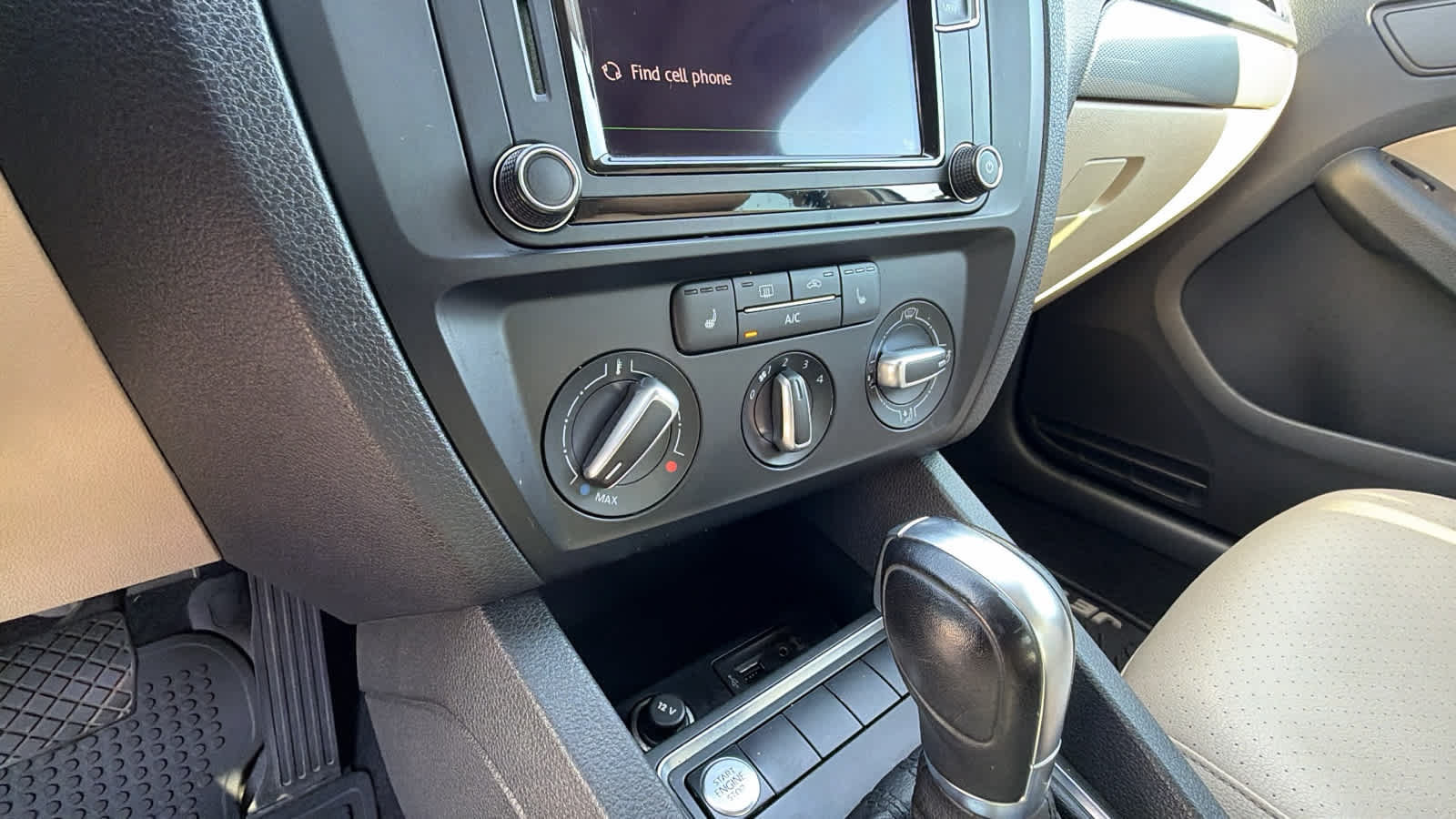 Used 2018 Volkswagen Jetta SE FWD image 14